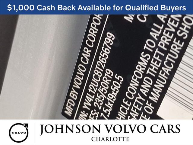 2026 Volvo XC40 Plus, B5 AWD Gas (mild hybrid), Dark