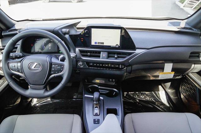 2025 Lexus 300 UX 300h