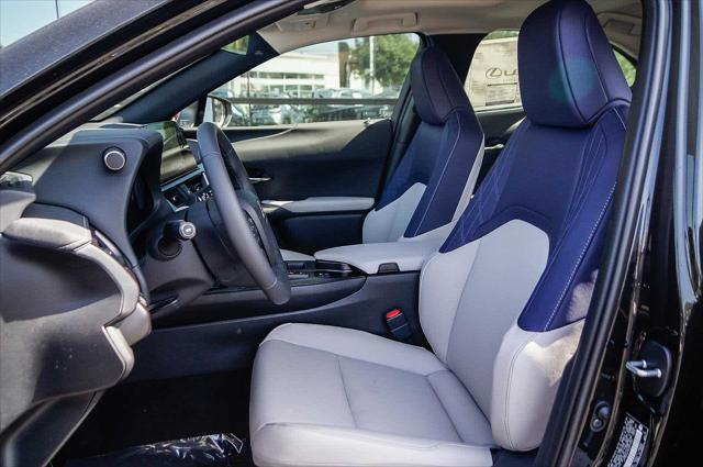 2025 Lexus 300 UX 300h