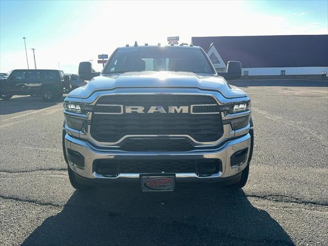 2025 RAM Ram 5500 Chassis Cab RAM 5500 TRADESMAN CHASSIS CREW CAB 4X4 84 CA