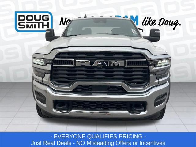 2025 RAM Ram 5500 Chassis Cab RAM 5500 TRADESMAN CHASSIS CREW CAB 4X4 84 CA 2025 RAM Ram 5500 Chassis Cab RAM 5500 TRADESMAN CHASSIS CREW CAB 4X4 84 CA