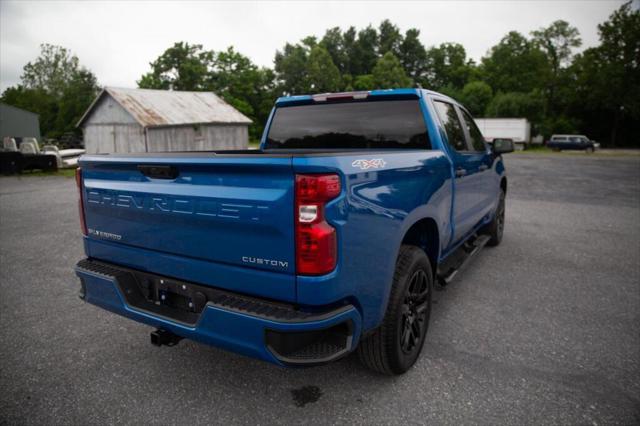 2022 Chevrolet Silverado 1500 4WD Crew Cab Short Bed Custom