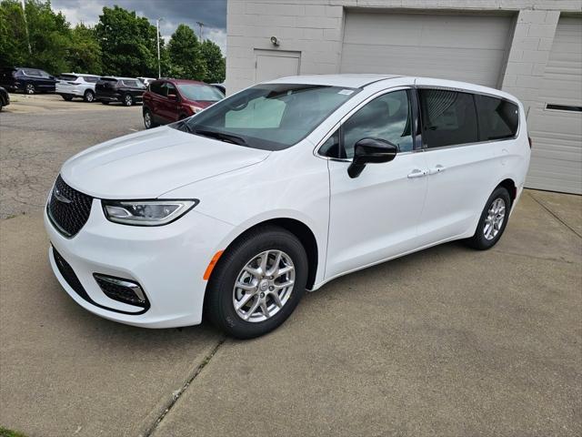 2025 Chrysler Pacifica PACIFICA SELECT
