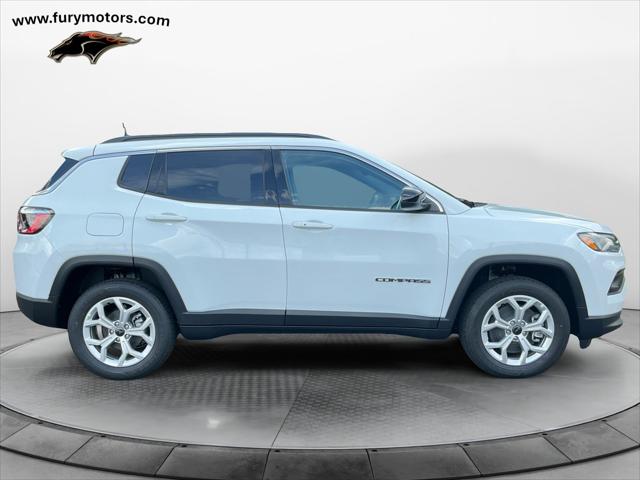 2025 Jeep Compass COMPASS LATITUDE 4X4