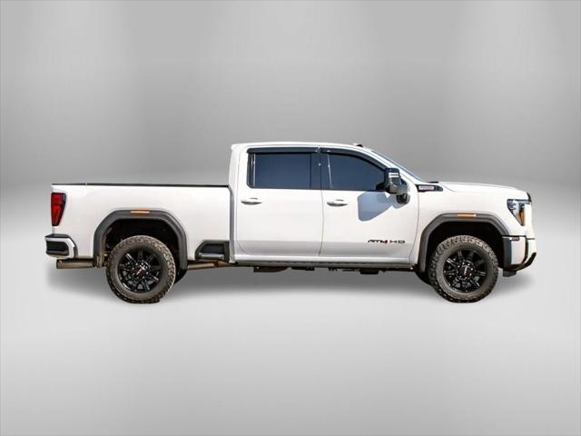 2025 GMC Sierra 2500HD 4WD Crew Cab Standard Bed AT4