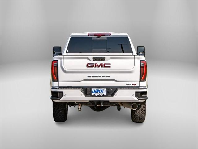 2025 GMC Sierra 2500HD 4WD Crew Cab Standard Bed AT4
