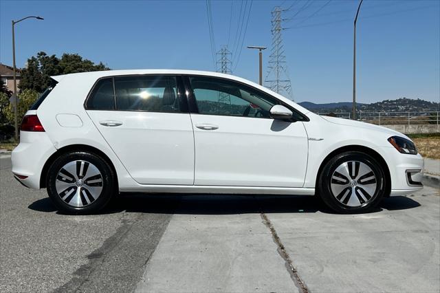 2016 Volkswagen e-Golf SE 2016 Volkswagen e-Golf SE