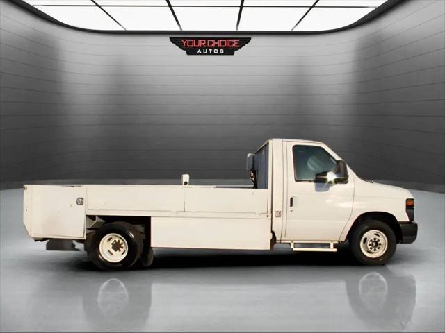 2011 Ford E-450 Cutaway E-450