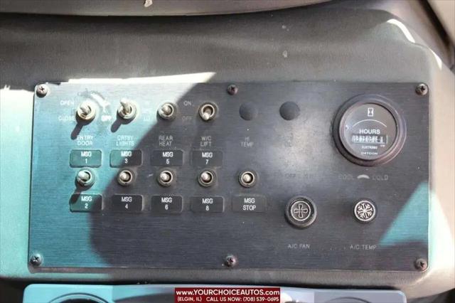 2006 Ford E-450 Cutaway E-450