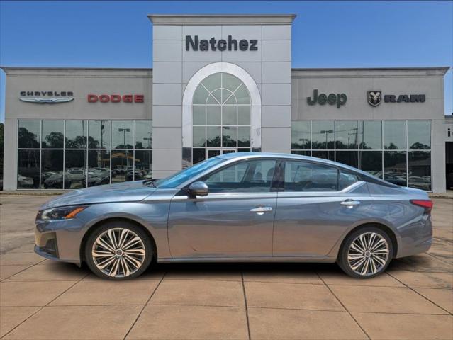2023 Nissan Altima SL FWD