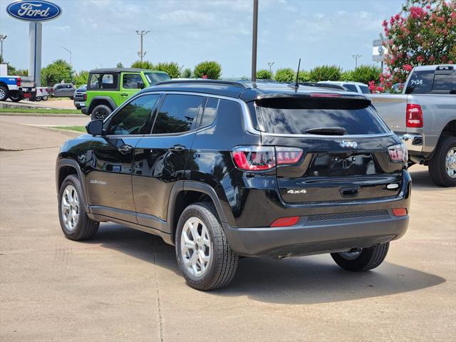 2025 Jeep Compass COMPASS LATITUDE 4X4