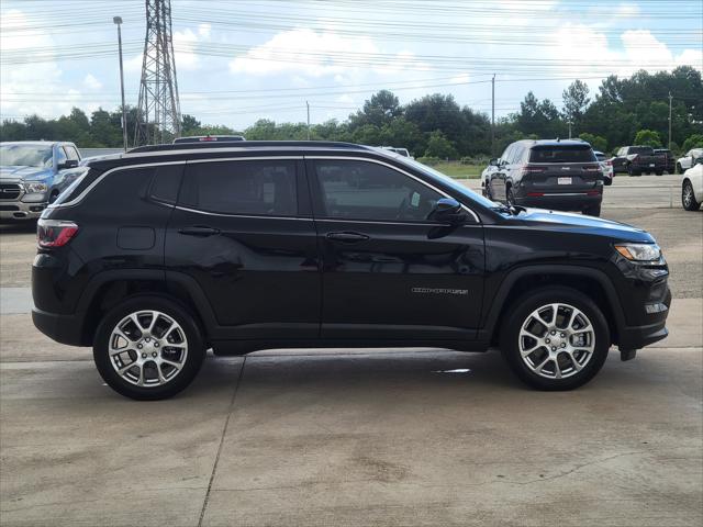 2024 Jeep Compass Latitude Lux FWD