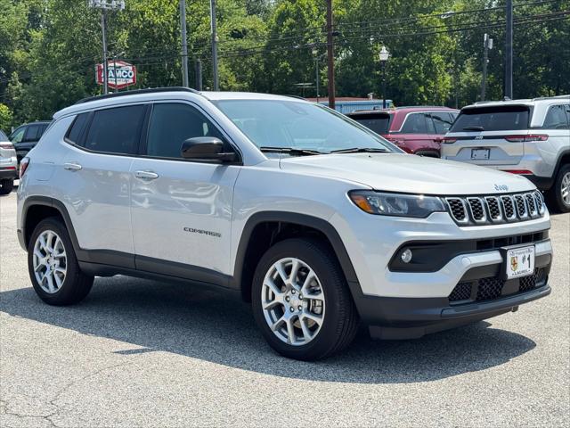2024 Jeep Compass Latitude Lux FWD