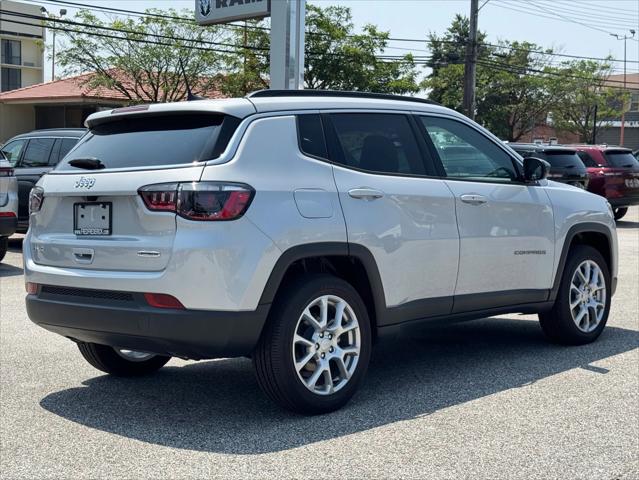 2024 Jeep Compass Latitude Lux FWD