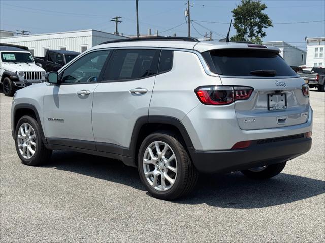 2024 Jeep Compass Latitude Lux FWD
