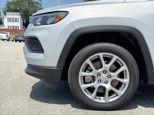 2024 Jeep Compass Latitude Lux FWD