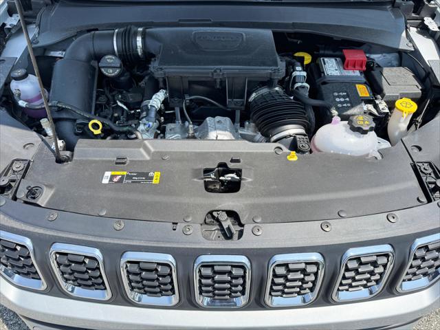 2024 Jeep Compass Latitude Lux FWD