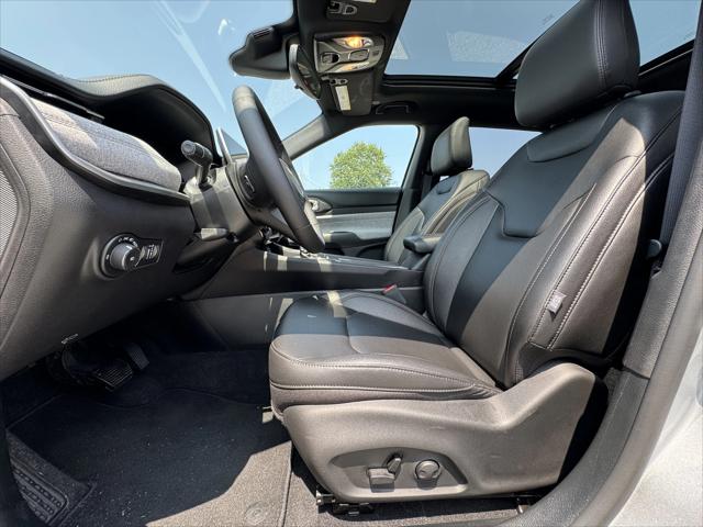 2024 Jeep Compass Latitude Lux FWD