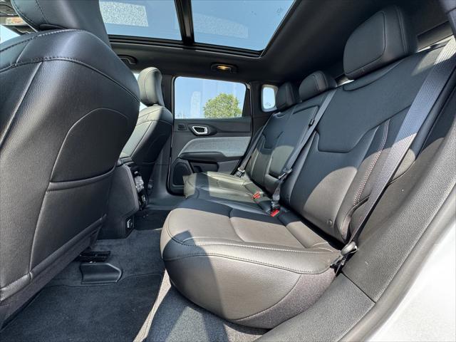 2024 Jeep Compass Latitude Lux FWD
