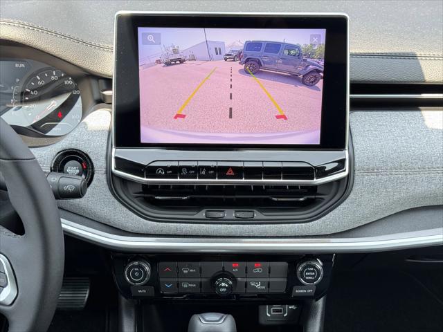 2024 Jeep Compass Latitude Lux FWD