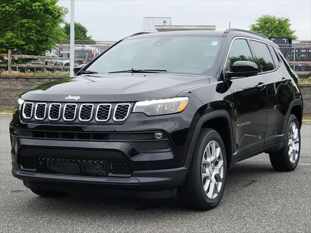 2024 Jeep Compass Latitude Lux FWD