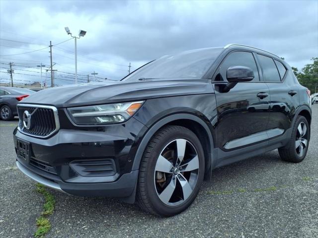 2019 Volvo XC40 T5 Momentum