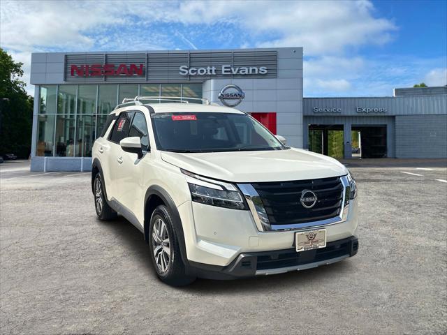 2024 Nissan Pathfinder SL FWD