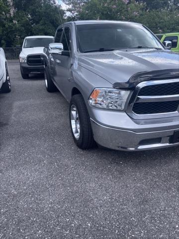 2019 RAM 1500 Classic SLT Crew Cab 4x2 64 Box