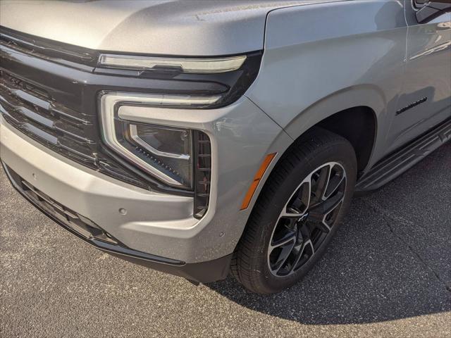 2025 Chevrolet Suburban 4WD RST