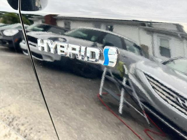2012 Toyota Prius v Two