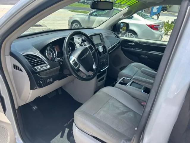 2012 Chrysler Town & Country Touring