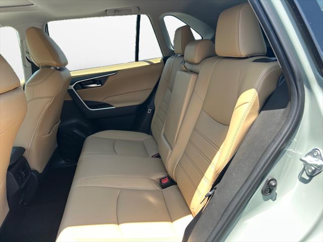 2022 Toyota RAV4 Hybrid XLE Premium