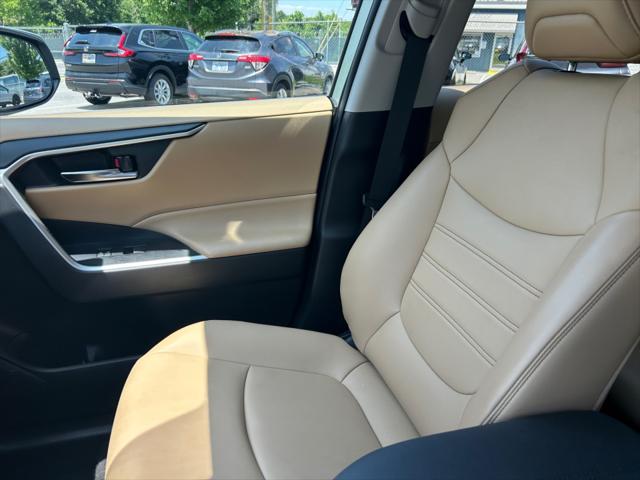 2022 Toyota RAV4 Hybrid XLE Premium
