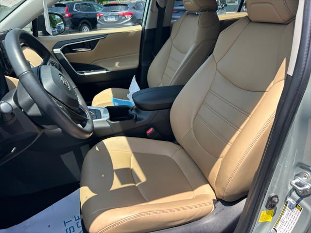 2022 Toyota RAV4 Hybrid XLE Premium