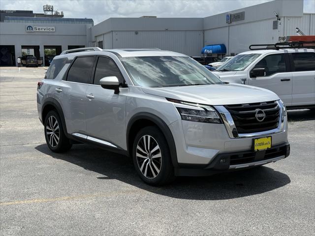 2023 Nissan Pathfinder Platinum FWD