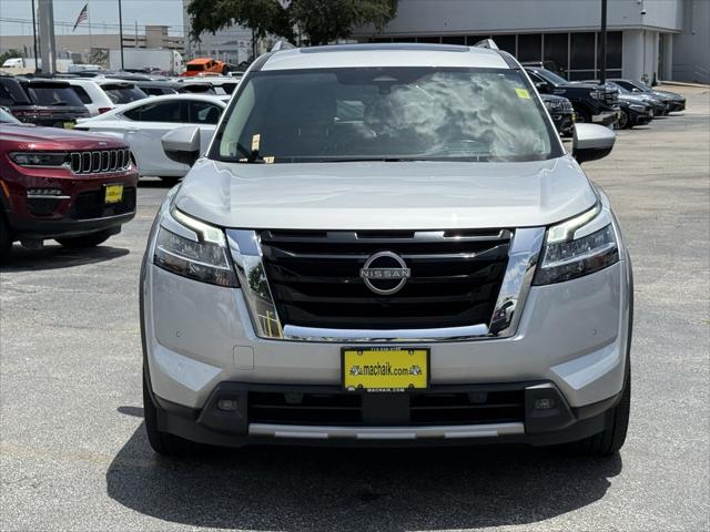 2023 Nissan Pathfinder Platinum FWD