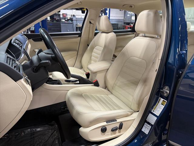 2018 Volkswagen Passat 2.0T SEL Premium