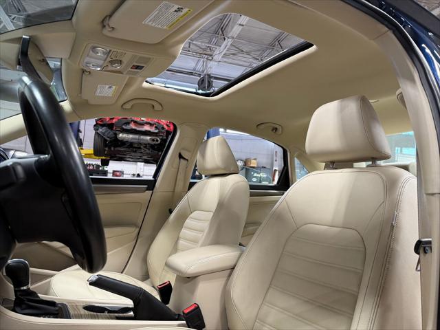 2018 Volkswagen Passat 2.0T SEL Premium