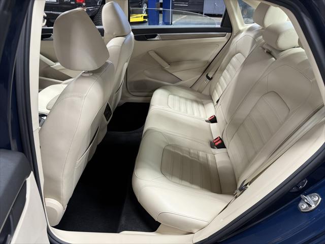 2018 Volkswagen Passat 2.0T SEL Premium