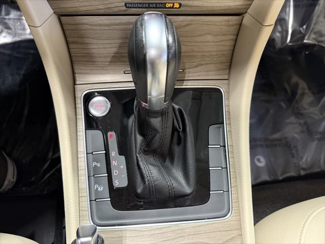 2018 Volkswagen Passat 2.0T SEL Premium