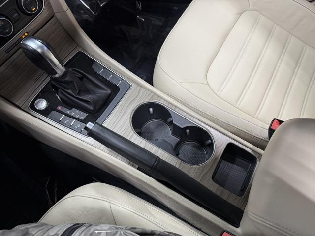 2018 Volkswagen Passat 2.0T SEL Premium