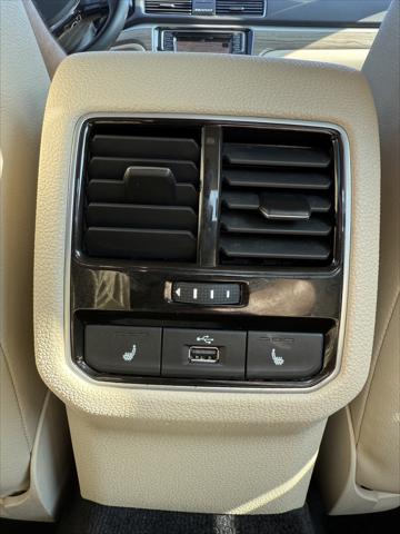 2018 Volkswagen Passat 2.0T SEL Premium