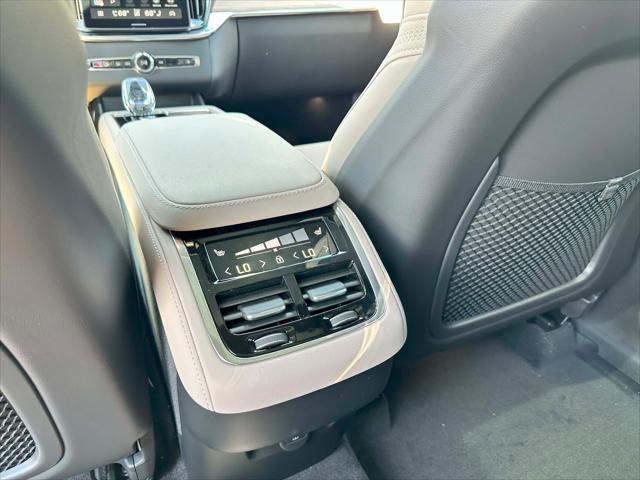 2026 Volvo XC90 Plus, B6 AWD Gas (mild hybrid), Gasoline, Bright, 7 Seats