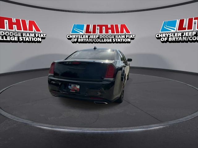 2023 Chrysler 300 Touring L AWD