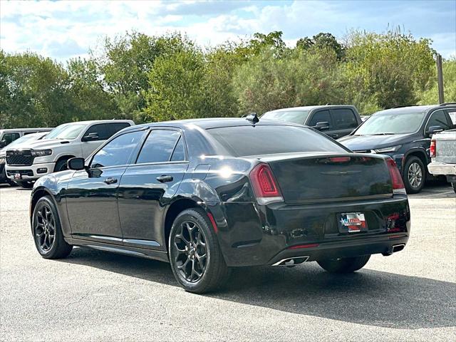 2023 Chrysler 300 Touring L AWD