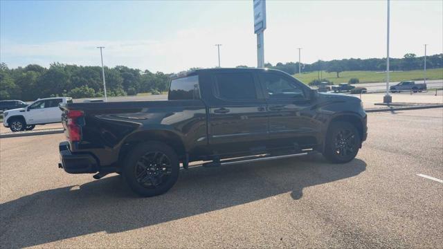 2023 Chevrolet Silverado 1500 2WD Crew Cab Short Bed Custom