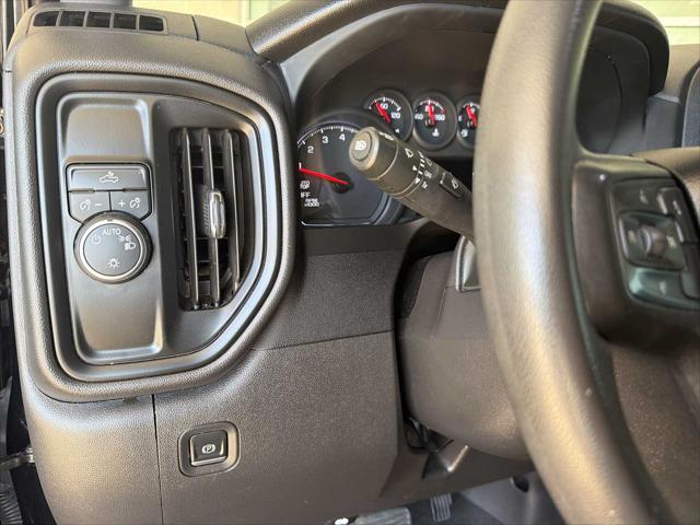 2023 Chevrolet Silverado 1500 2WD Crew Cab Short Bed Custom