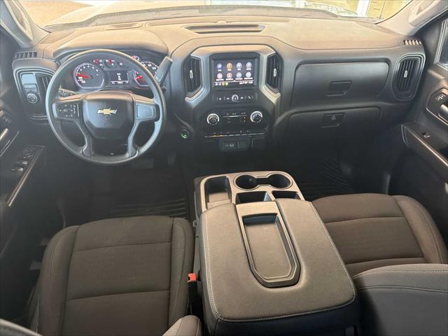 2023 Chevrolet Silverado 1500 2WD Crew Cab Short Bed Custom