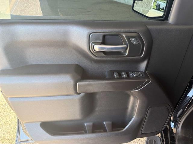 2023 Chevrolet Silverado 1500 2WD Crew Cab Short Bed Custom