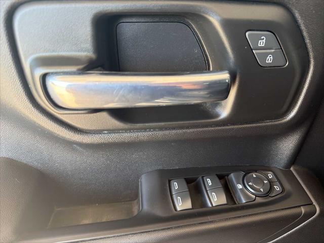 2023 Chevrolet Silverado 1500 2WD Crew Cab Short Bed Custom